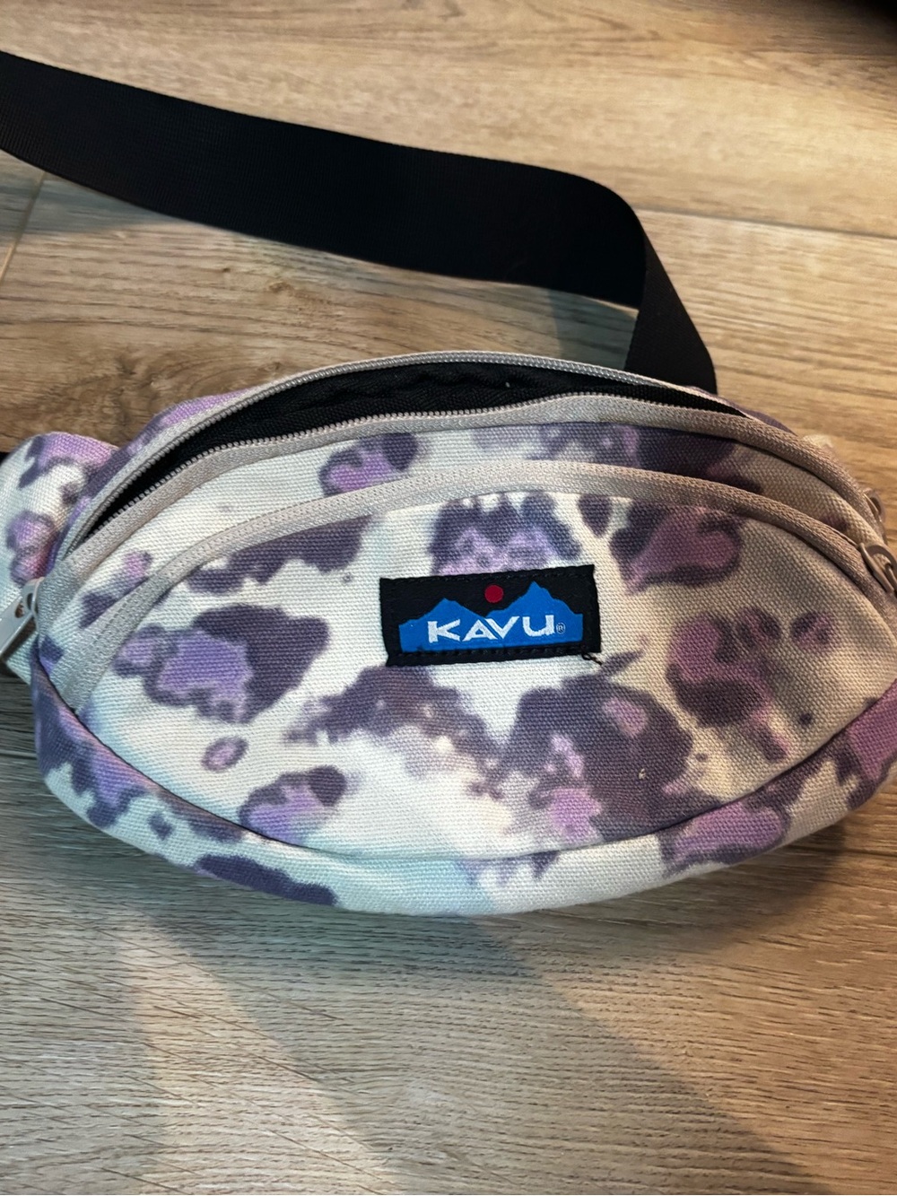 Kavu Purple and White Tie-Dye Crossbody Waist Bag